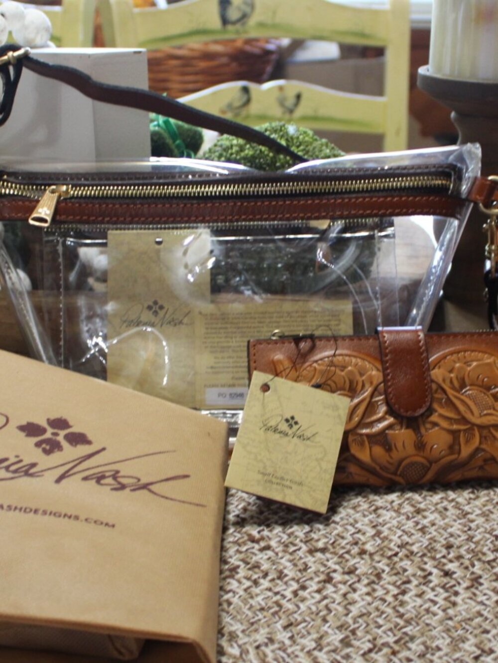 NWT Patricia Nash Tinchi crossbody & tooled wallet set. NICE! - Picture 9 of 16